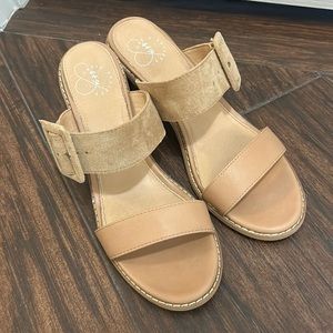 Short stacked nude heel